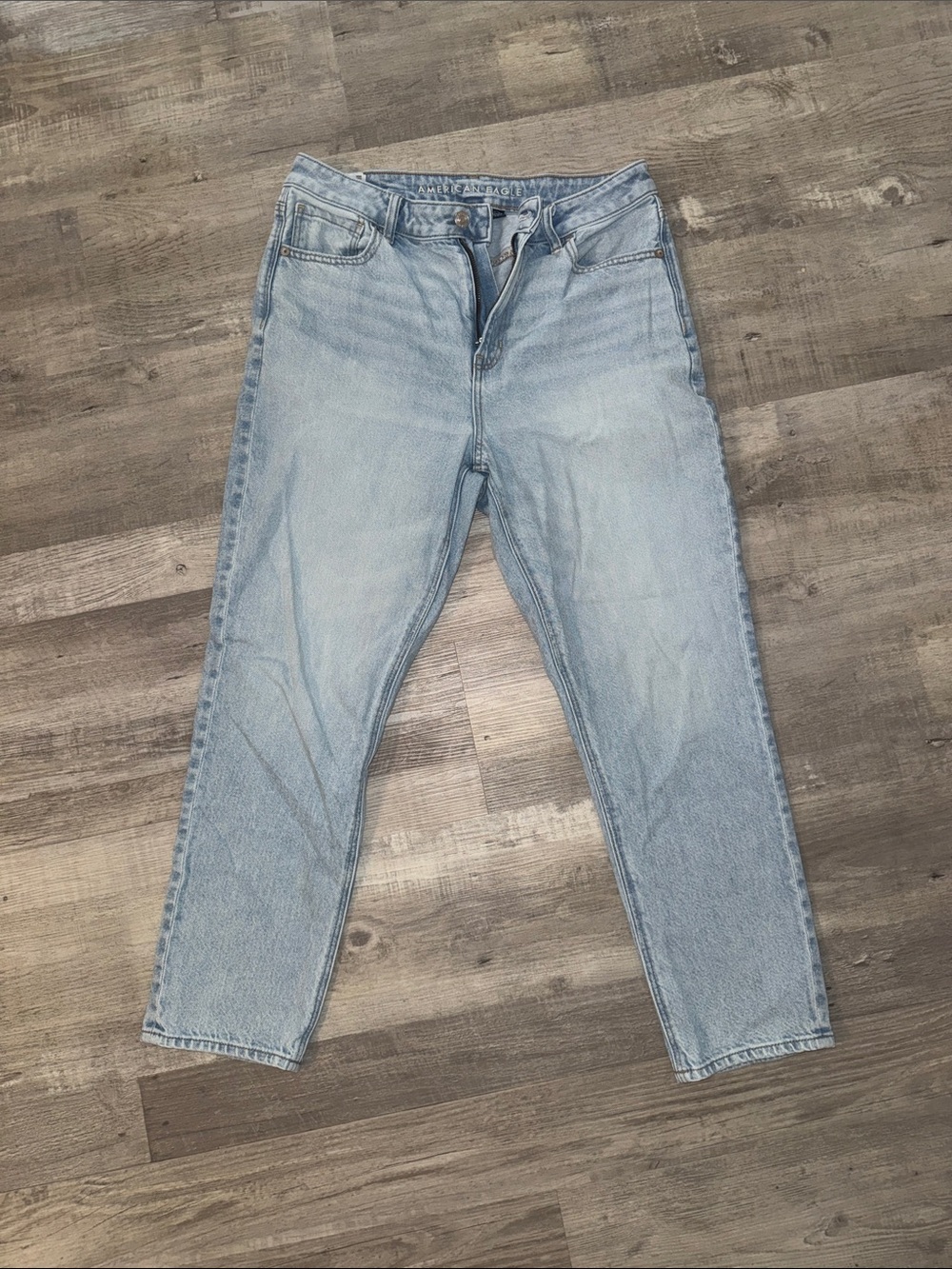 Light Wash Women's High-Rise Straight Mom Jeans